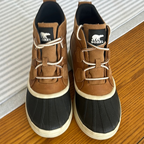 Sorel Out and About boots - Picture 2 of 4